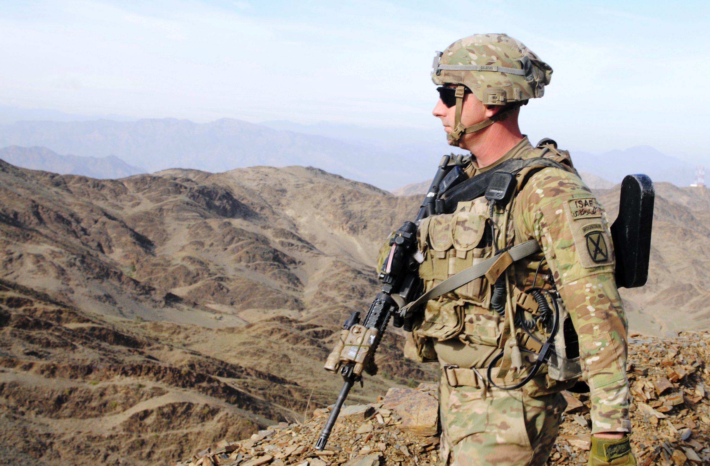 Отряд на военную тему. Солдаты ISAF. ISAF В Афганистане. ISAF солдаты США. Военный солдат.