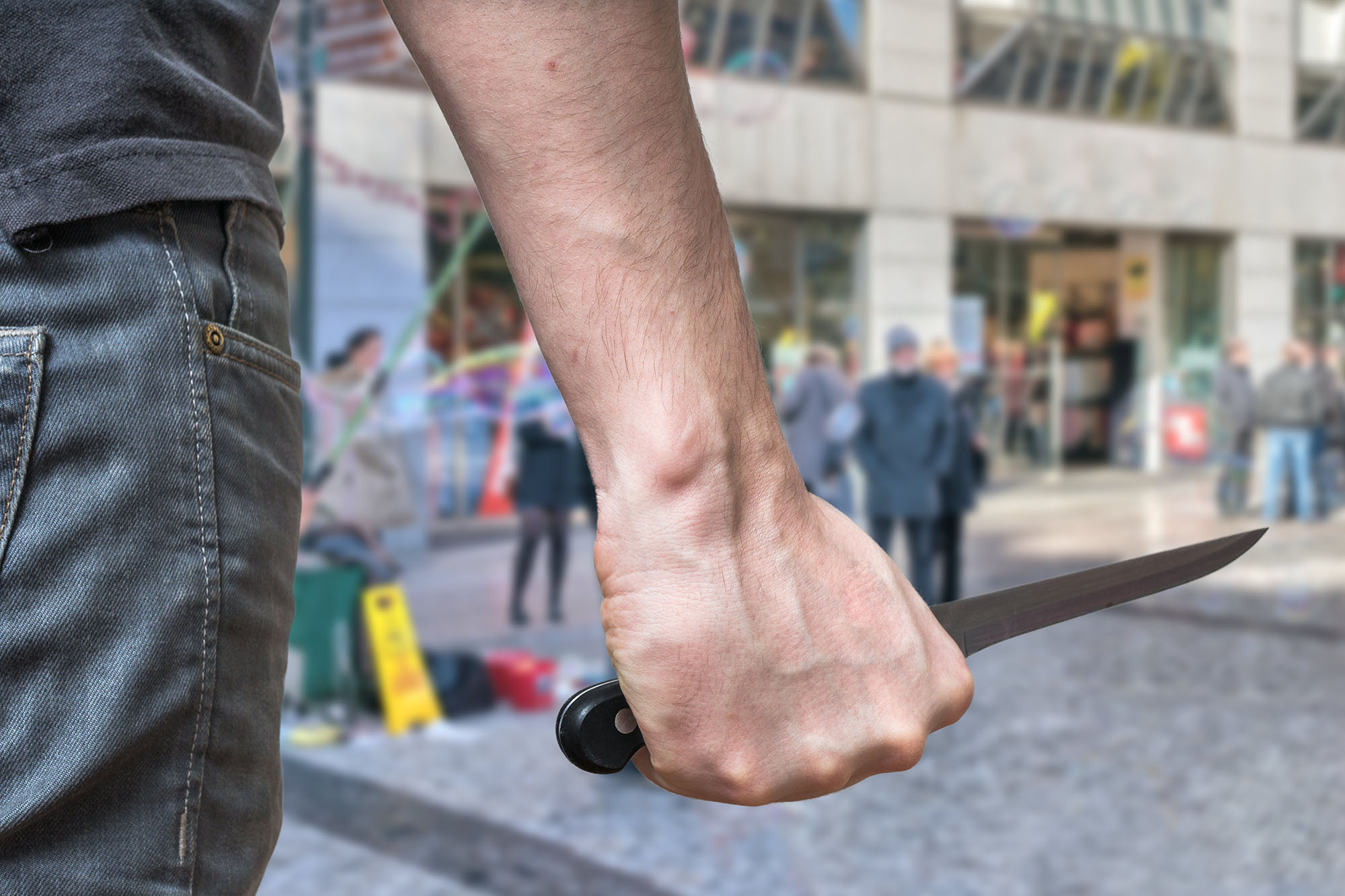 общественные места. безопасное поведение в ситуациях криминального характера. нападение в общественном месте. преступность несовершеннолетних кража. нападение в общественном месте.